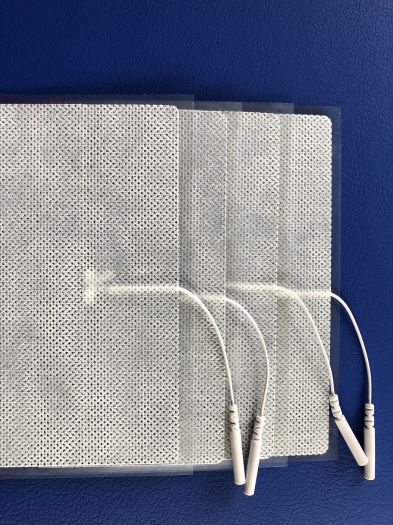 ELECTRODE AUTOCOLLANTE 75 x 140 AVEC CÂBLE PAR SACHET DE 4 [JFB-203-1836]
