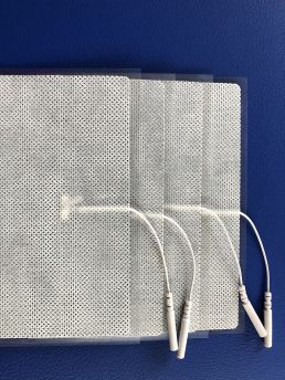 ELECTRODE AUTOCOLLANTE 75 x 140 AVEC CÂBLE PAR SACHET DE 4